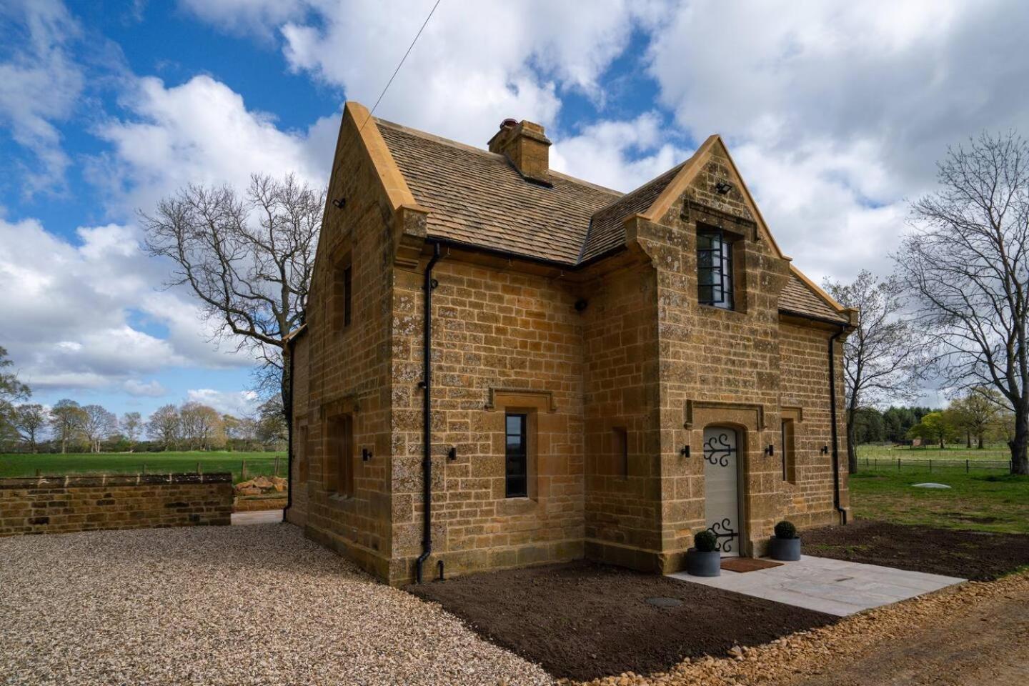 Pass The Keys Fourshires Lodge Wonderful Panoramic Views Moreton-in-Marsh Exterior foto